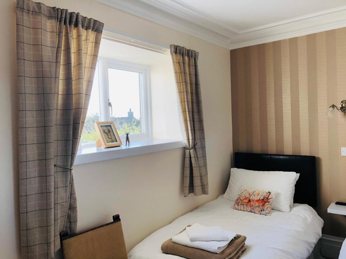 The Aberdeen Arms Hotel Tarves Экстерьер фото